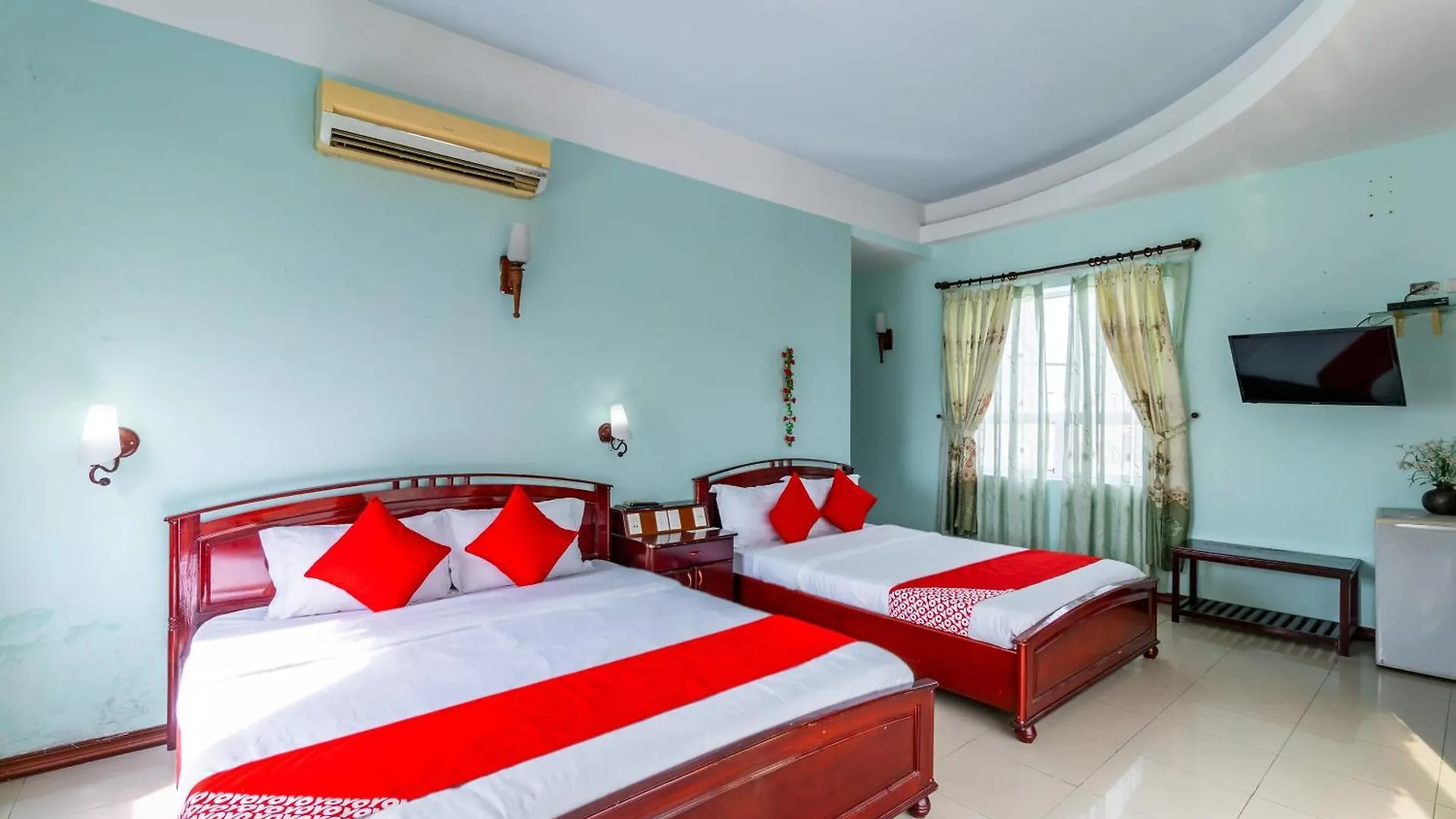 Hotel Super Oyo 266 Golden Gate Da Nang 2*,  Vietnam
